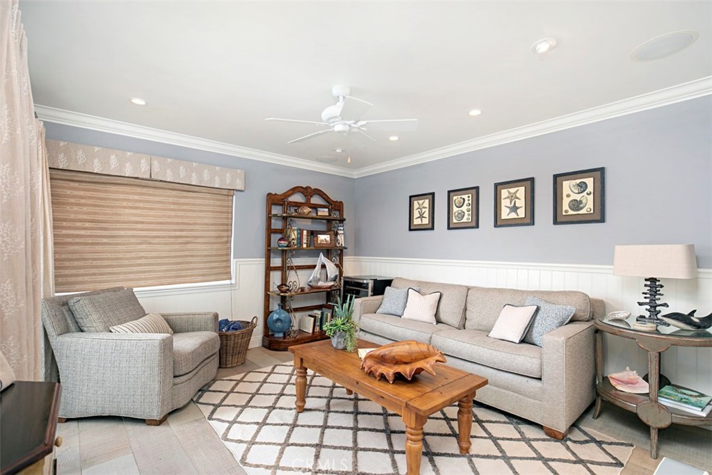 Sleeper sofa in den sleeps 2, great work space. - 34126 Selva Road 301, Dana Point CA 92629 - photo 8