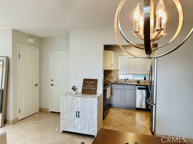 Entry / Kitchen - 34132 Selva 252, Dana Point CA 92629 - photo 17