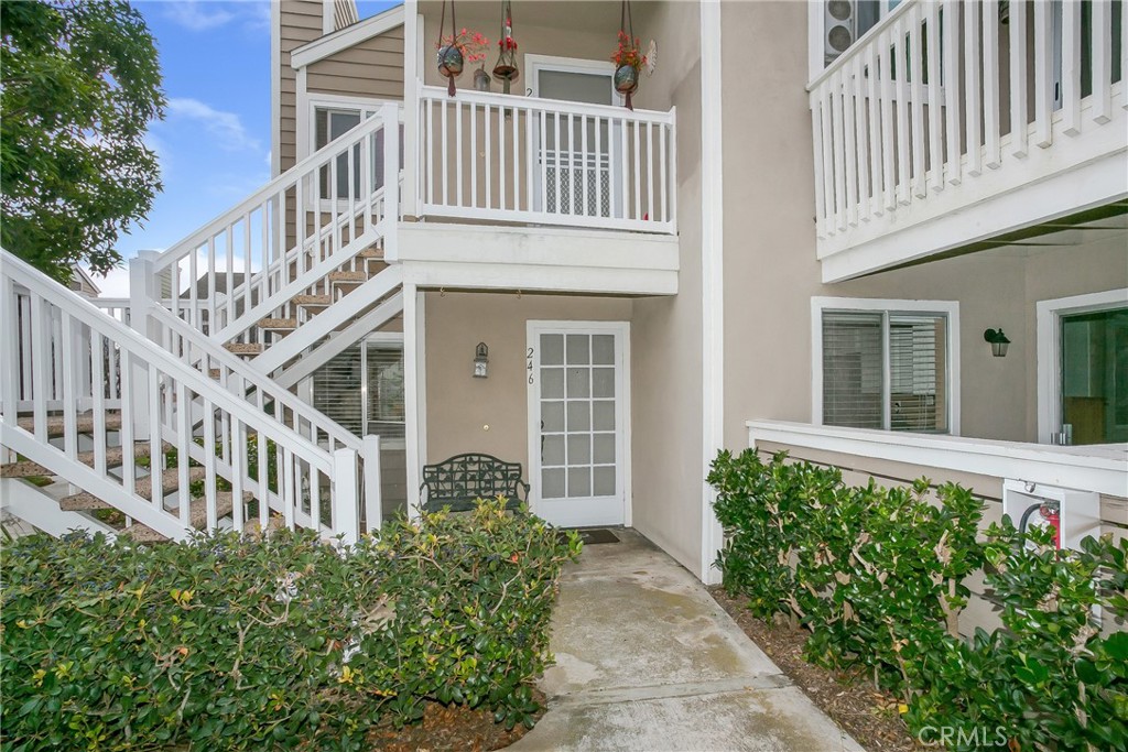 Lower level single floor with no steps - 34134 Selva Road 246, Dana Point CA 92629 - photo 1