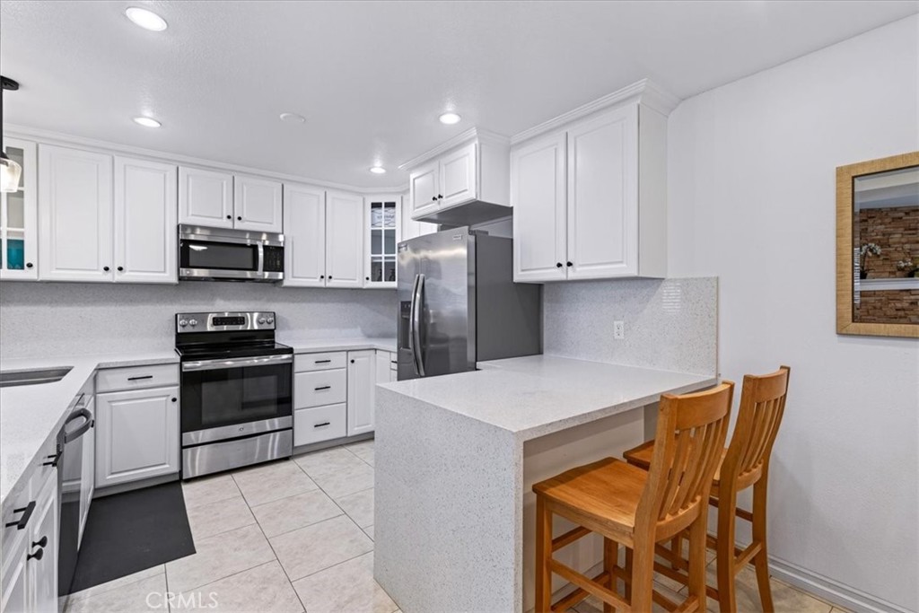 Kitchen - 34134 Selva Road 248, Dana Point CA 92629 - photo 14