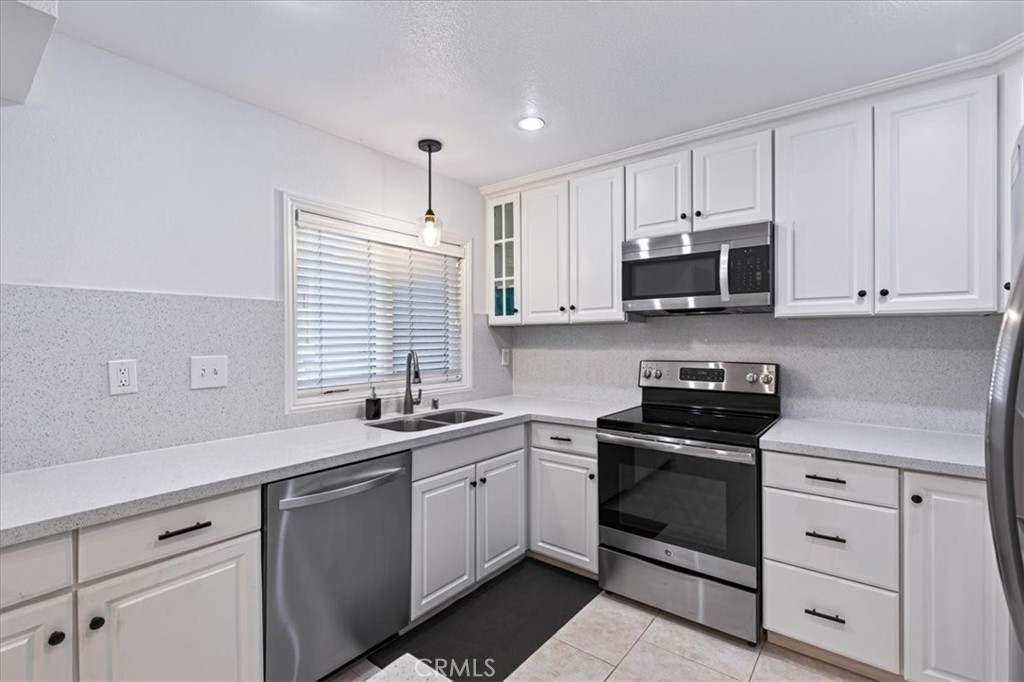 Kitchen 2nd angle - 34134 Selva Road 248, Dana Point CA 92629 - photo 15