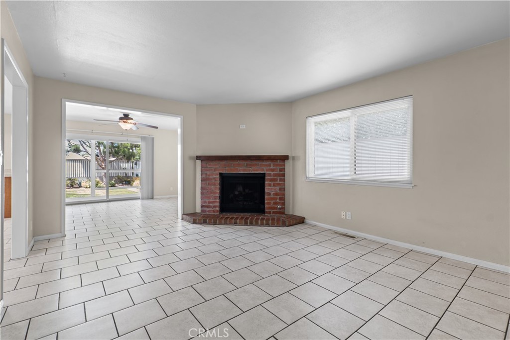 Living room - 34155 Camino El Molino, Dana Point CA 92624 - photo 7