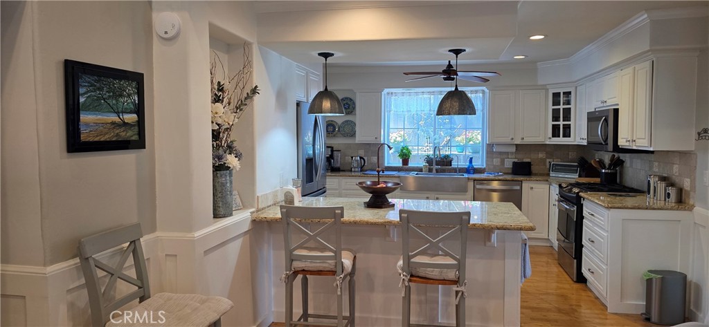 Fully Equipped Gourmet Kitchen, Stainless Steel Appliances with Island Peninsula - 34271 Via Lopez, Dana Point CA 92624 - photo 6