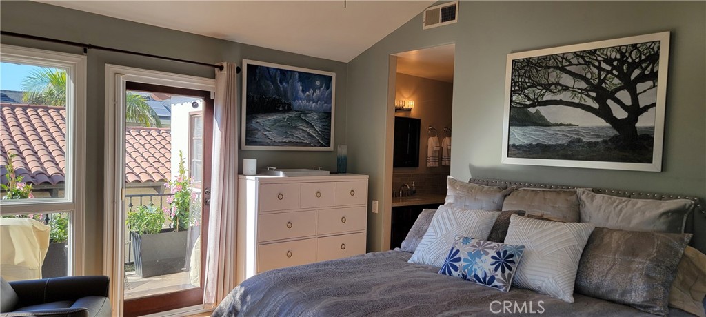 King Bedroom Suite with Comfy New Mattress, Recliner Chair and Ensuite Bathroom - 34283 Via Lopez, Dana Point CA 92624 - photo 21