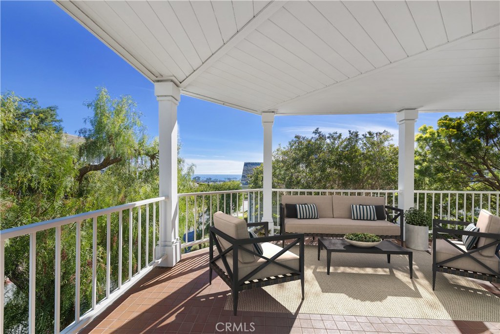 This photo is VIRTUALLY STAGED - 34300 Lantern Bay Dr 91, Dana Point CA 92629 - photo 1