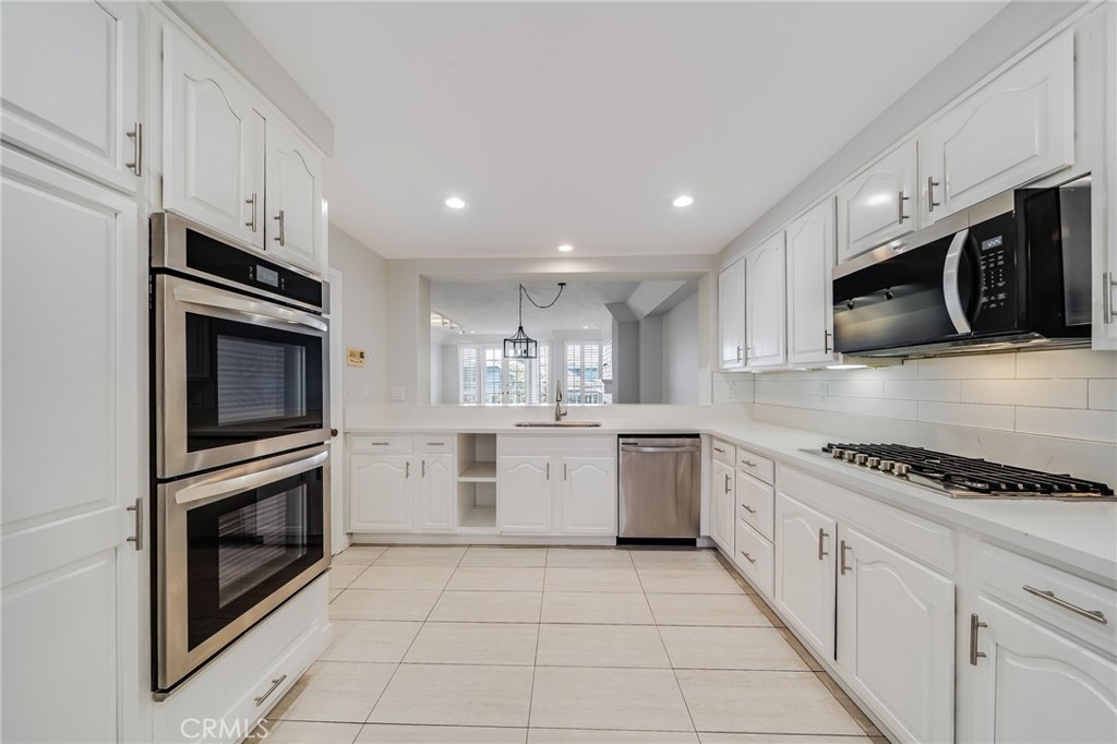 34300 Lantern Bay Drive 25, Dana Point CA 92629 - photo 4