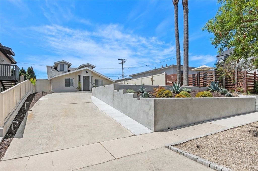 Sweeping driveway adds extra parking. - 34355 Via San Juan, Dana Point CA 92624 - photo 5