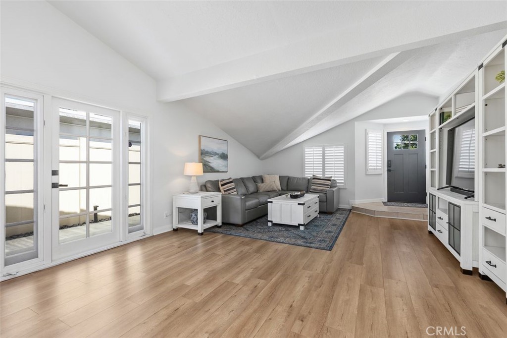 With extra side windows that open, you get ocean breezes w/o opening doors. - 34355 Via San Juan, Dana Point CA 92624 - photo 11
