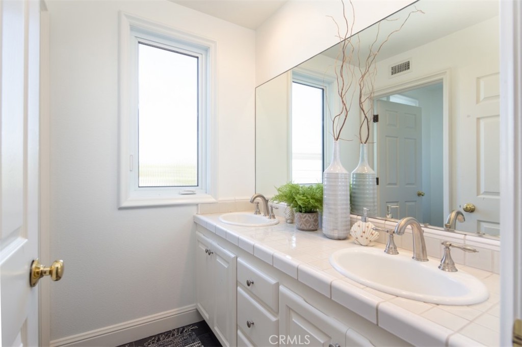 Guest bathroom - 34385 Dana Strand Rd. Road A, Dana Point CA 92629 - photo 25