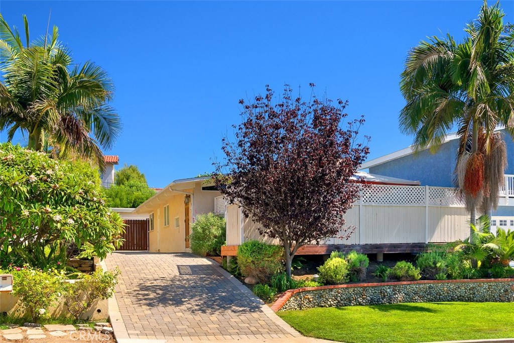 Charming Capistrano Beach community just east of the 5 FRWY in Capo Beach - 34562 Camino El Molino, Dana Point CA 92624 - photo 1