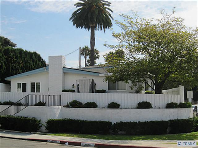 Front exterior features a walled in grass area with private gate. - 34622 CALLE NARANJA, Dana Point CA 92624 - photo 1
