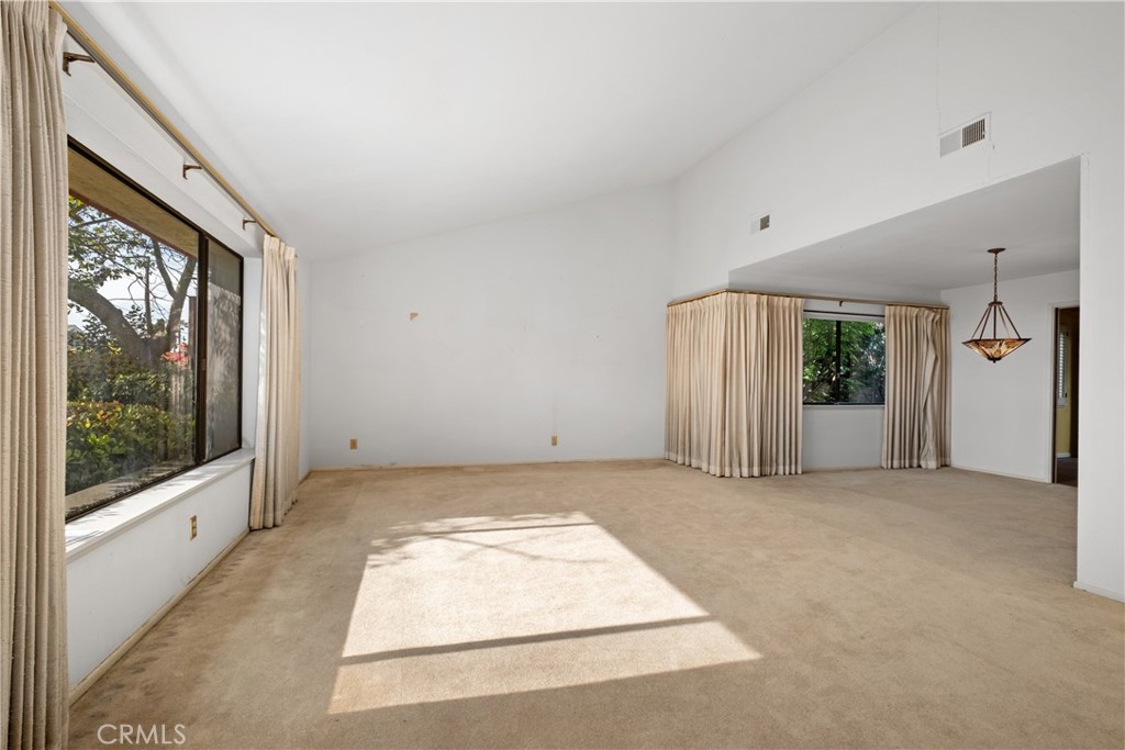 Formal living room w. cathedral ceiling - 34866 Doheny Place, Dana Point CA 92624 - photo 9