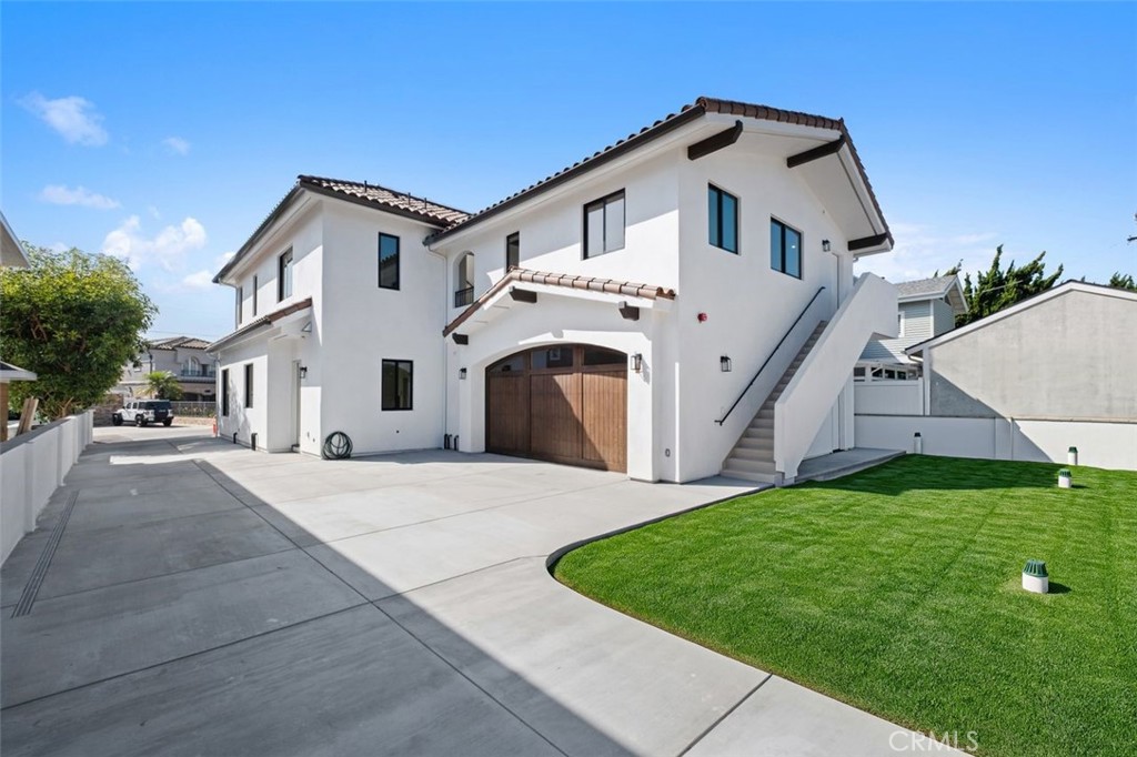 Grass is virtual staged but will be installed soon - 34882 Doheny, Dana Point CA 92624 - photo 32