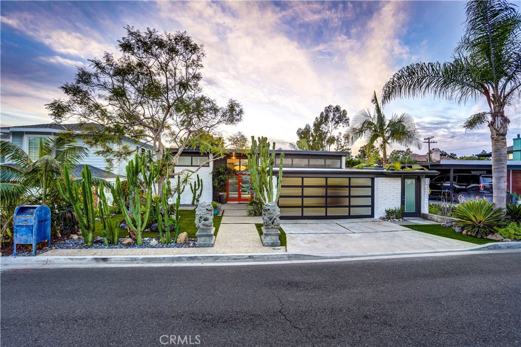 Check out your original Mid Century Modern Masterpiece! Beautifully landscaped yard with newly installed low maintenance - 34941 Calle Fortuna, Dana Point CA 92624 - photo 1