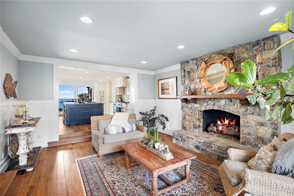 living room - 35031 Camino Capistrano, Dana Point CA 92642 - photo 11