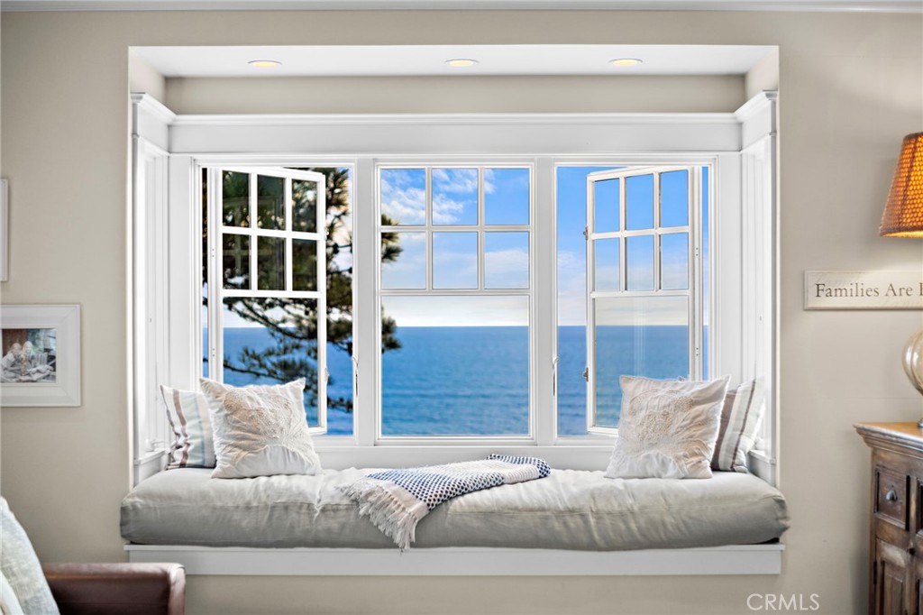 picture window - up - 35031 Camino Capistrano, Dana Point CA 92642 - photo 32