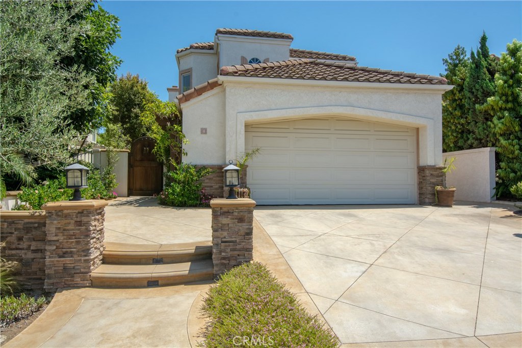 Gorgeous Mediterranean home with beautifully designed hardscape and landscape - 4 Duquesa, Dana Point CA 92629 - photo 1
