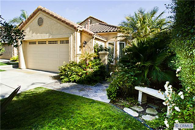 Front from inside driveway gate - 4 REINA, Dana Point CA 92629 - photo 1