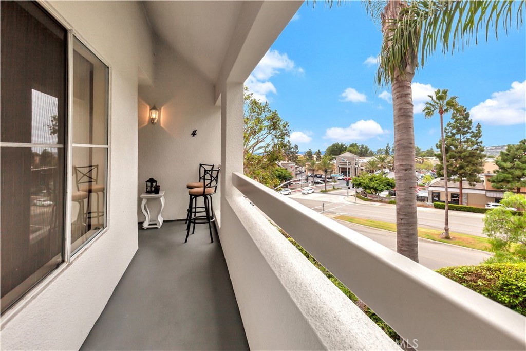 Walk way to front door with distance ocean view - 4 Vista Del Mar, Dana Point CA 92629 - photo 3