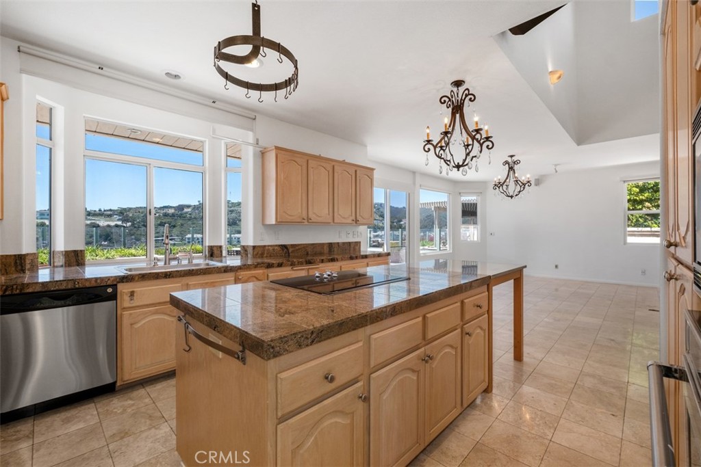 Kitchen with pantry and ample island space - 41 Costa Del Sol, Dana Point CA 92629 - photo 10