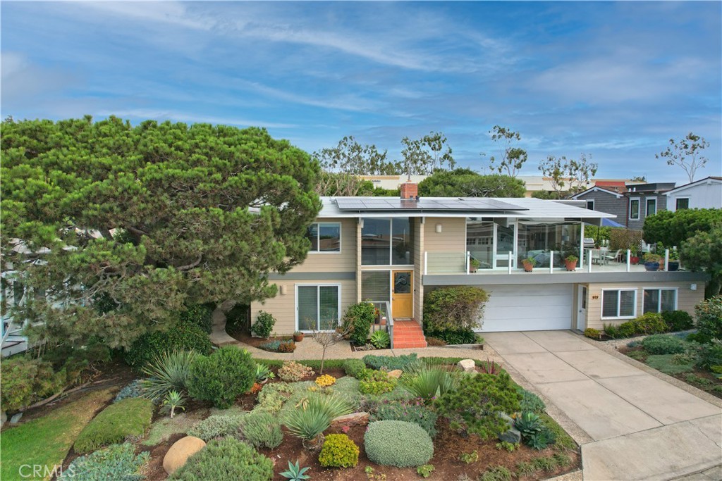 Great Monarch Bay home with large lot and wonderful ocean view - 419 Monarch Bay Drive, Dana Point CA 92629 - photo 1