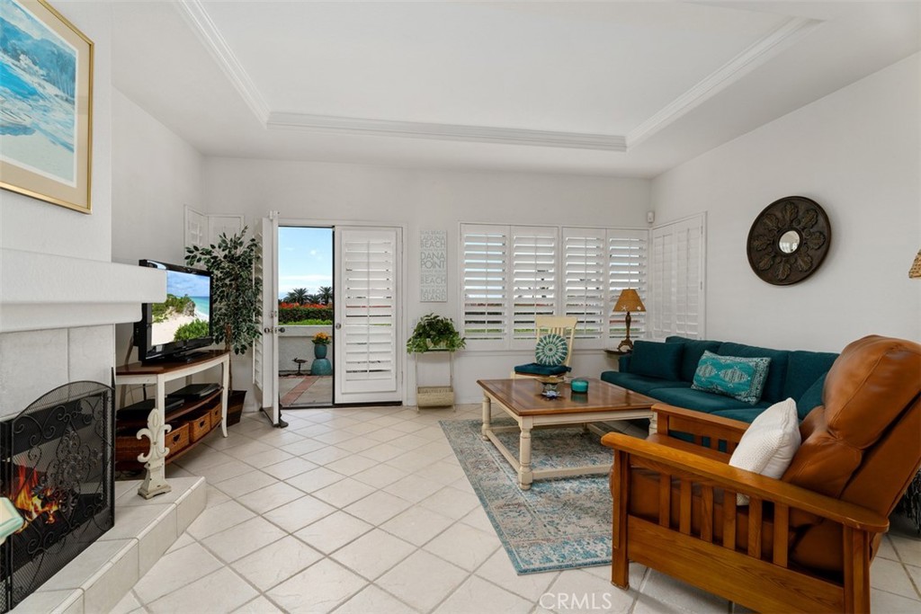 Image of fireplace is digitally enhanced - 43 Centre Court, Dana Point CA 92629 - photo 6