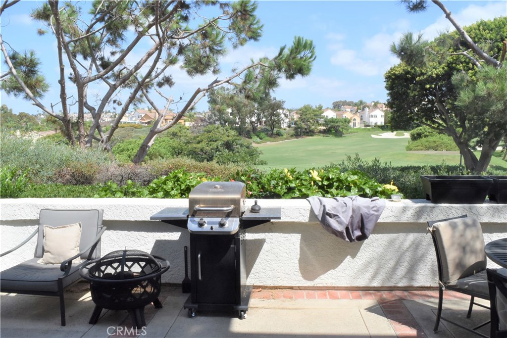 Enjoy this quiet location with incredible golf course view. French doors open onto this patio from both the living room - 43 Wightman Court, Dana Point CA 92629 - photo 1