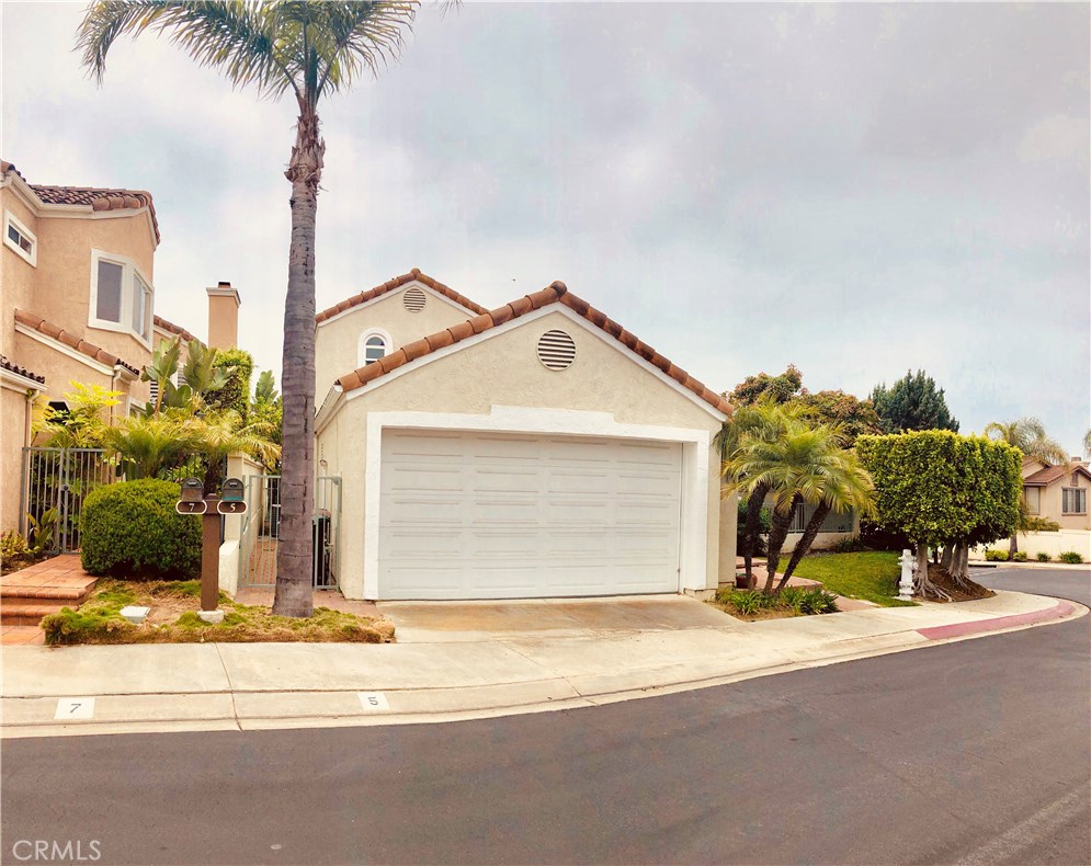 Located on a corner lot! - 5 Regina, Dana Point CA 92629 - photo 1