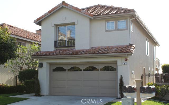 House Front View from street showing side yard. - 5 Ville Franche, Dana Point CA 92629 - photo 1