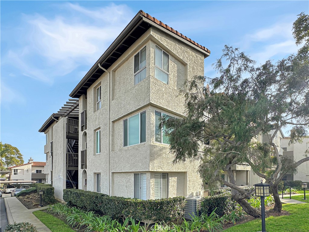 56 Corniche J, Dana Point CA 92629 - photo 1