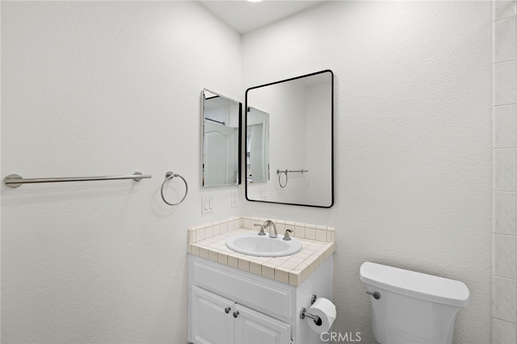 Secondary Bath - 58 Tennis Villas, Dana Point CA 92629 - photo 15