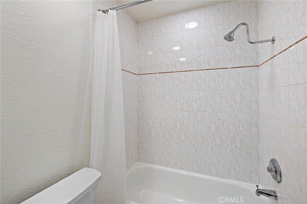 Secondary Bath - 58 Tennis Villas, Dana Point CA 92629 - photo 16