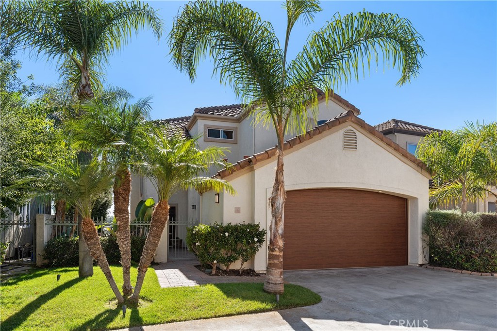 House front exterior. Small cul de sac location off flag driveway - 6 Marquesa, Dana Point CA 92629 - photo 1