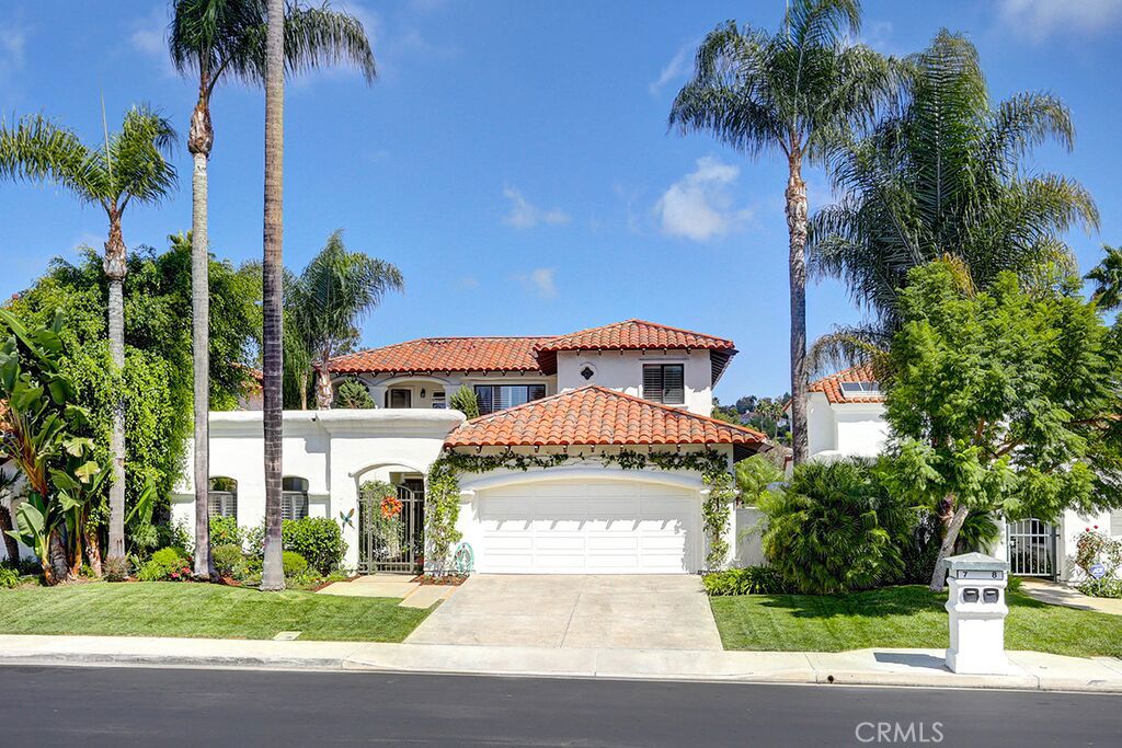 Spectacular curb appeal , lush landscaping, large wide private lot in an exclusive gated neighborhood. - 7 Terraza Del Mar, Dana Point CA 92629 - photo 1