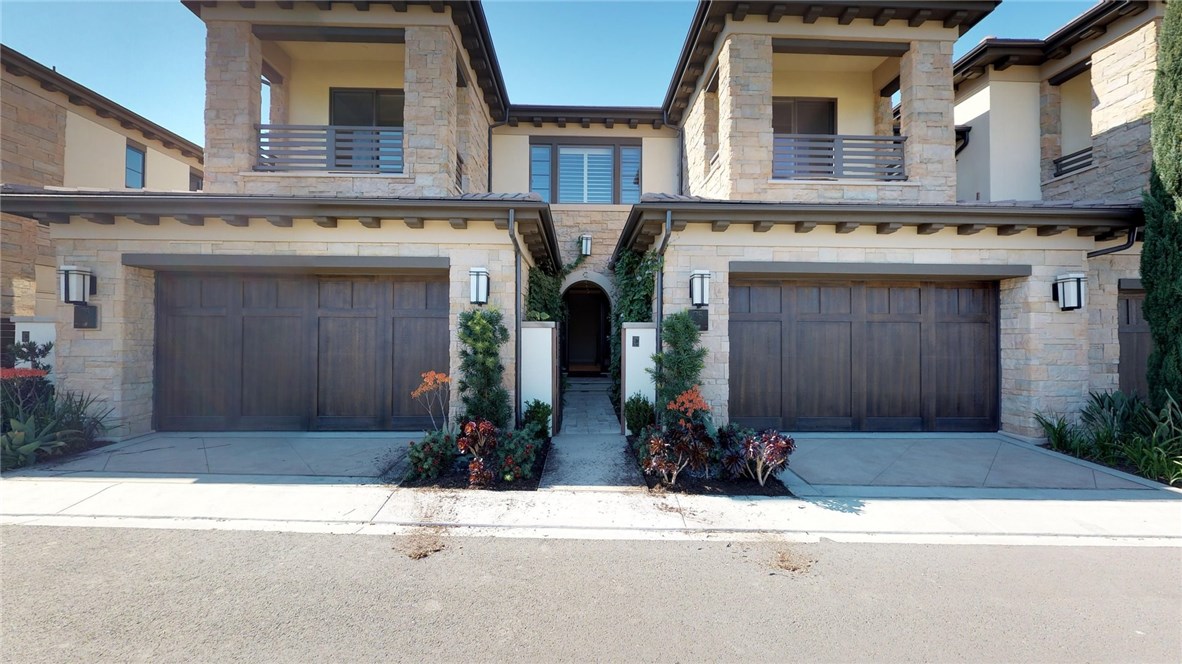 Center entrance on a three unit building. - 75 Monarch Beach Resort South, Dana Point CA 92629 - photo 1