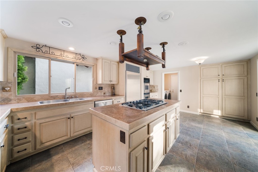 9 Terraza Del Mar, Dana Point CA 92629 - photo 33