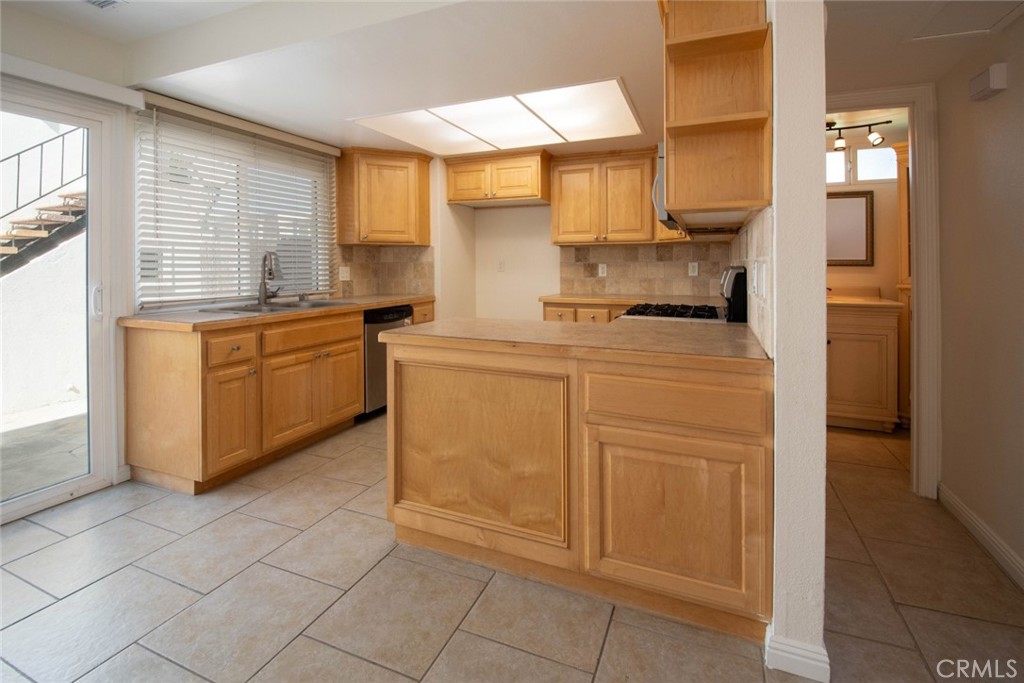 10067 Los Coyotes Court, Fountain Valley CA 92708 - photo 29