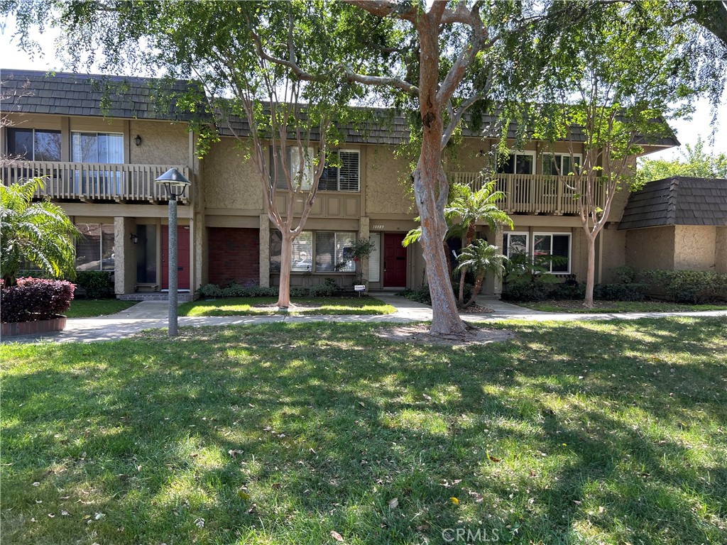 Community Green area in front Entrance - 10089 Corral River Court, Fountain Valley CA 92708 - photo 1