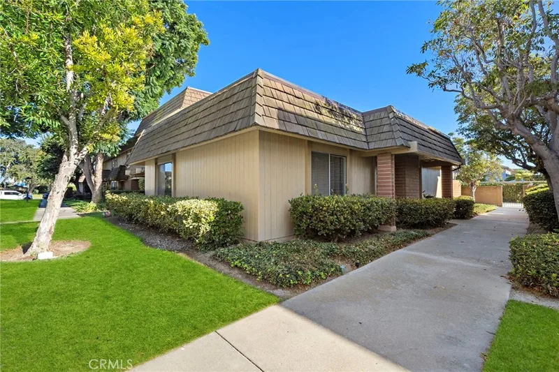 10405 Elk River Court, Fountain Valley, CA 92708
