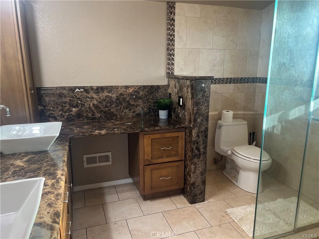 Large Bathroom - 10485 La Sombra Avenue, Fountain Valley CA 92708 - photo 14