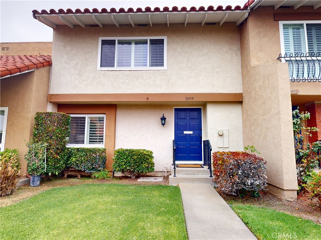 Welcome home - 10519 La Rosa Circ, Fountain Valley CA 92708 - photo 1