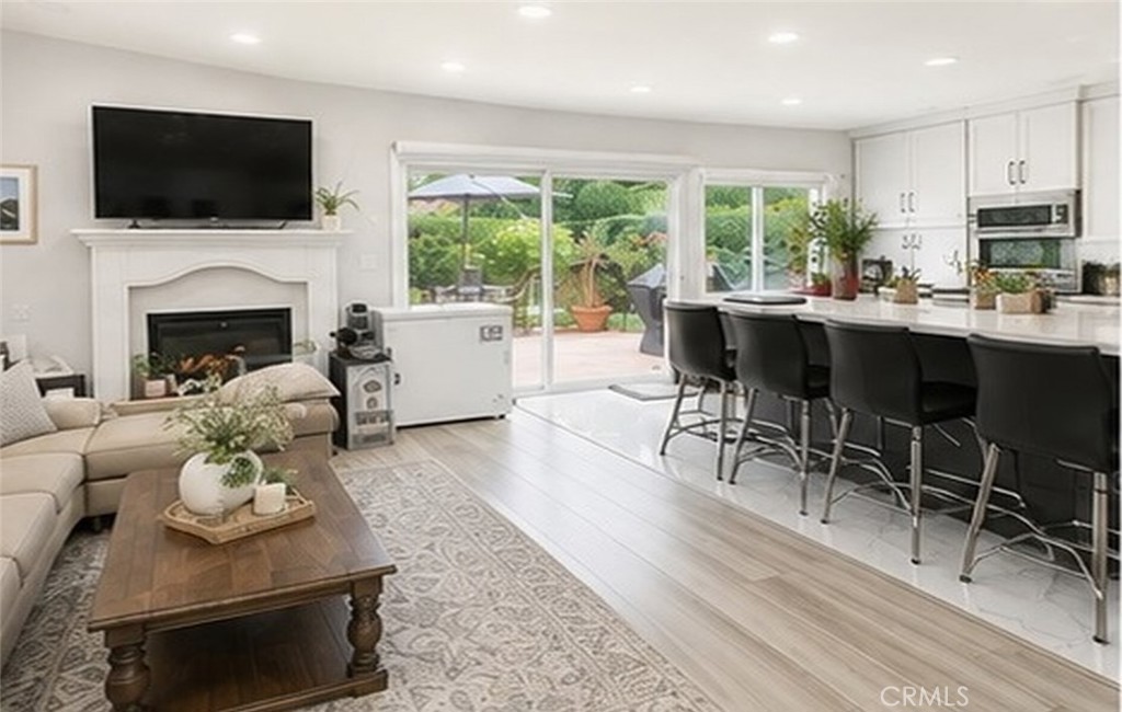 11167 MCGEE RIVER CIR, Fountain Valley CA 92708 - photo 5