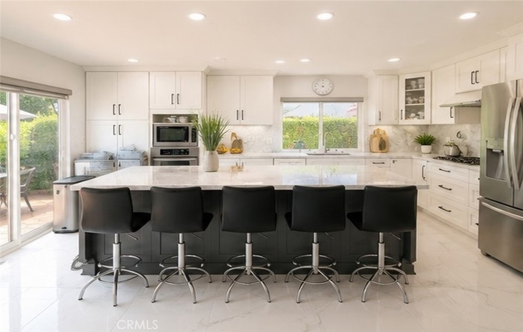 11167 MCGEE RIVER CIR, Fountain Valley CA 92708 - photo 10