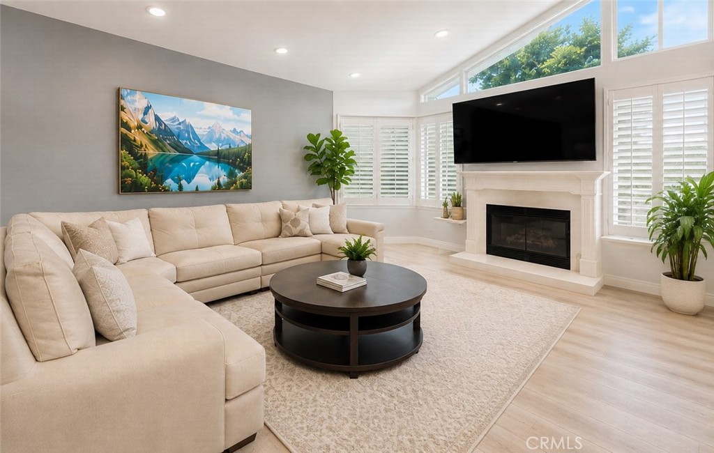 11167 MCGEE RIVER CIR, Fountain Valley CA 92708 - photo 16