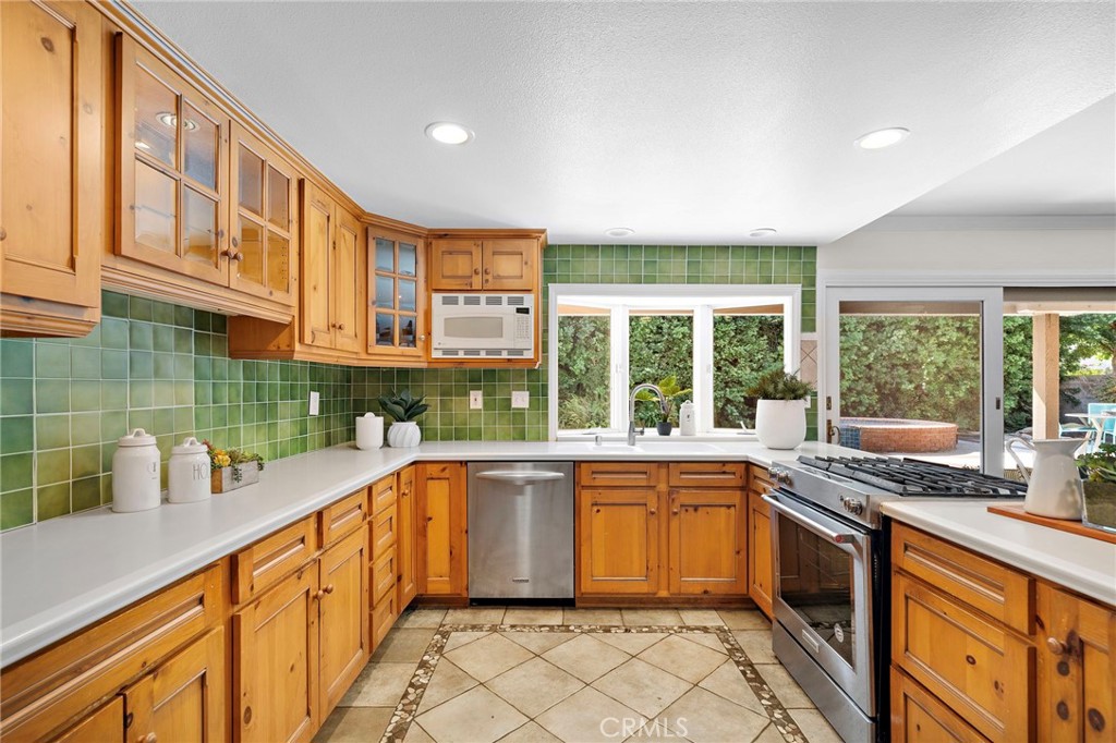 11302 Pennell Circle, Fountain Valley CA 92708 - photo 13