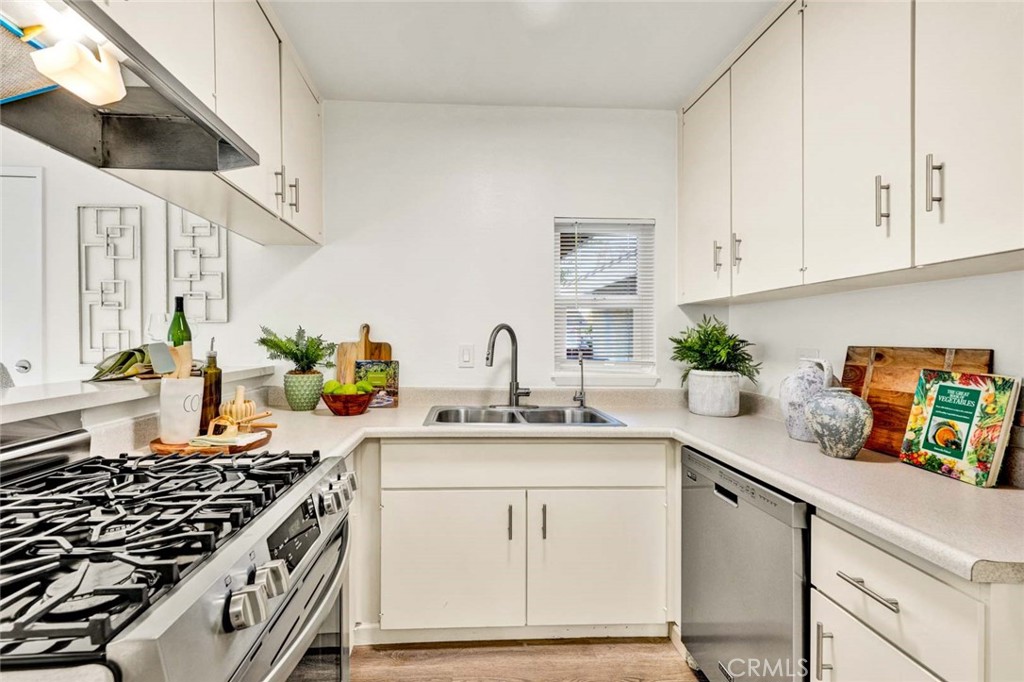 Stainless Steel Appliances - 11886 Geode, Fountain Valley CA 92708 - photo 8