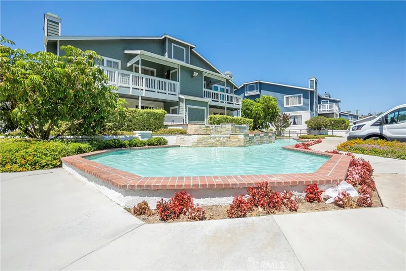 12042 Sylvan River 18, Fountain Valley, CA 92708