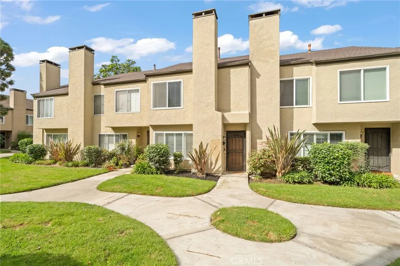 15890 Camo Bluff, Fountain Valley, CA 92708