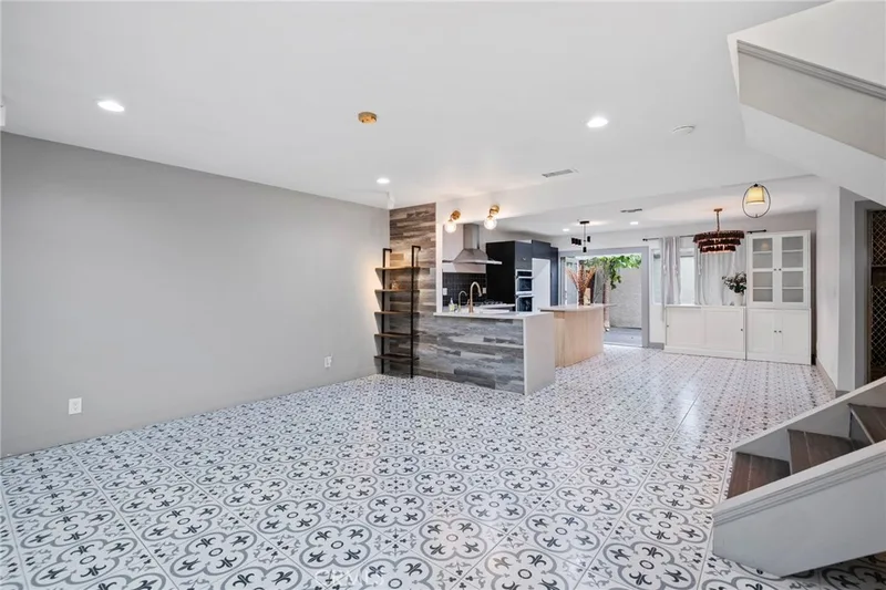 15928 Prell Court, Fountain Valley, CA 92708