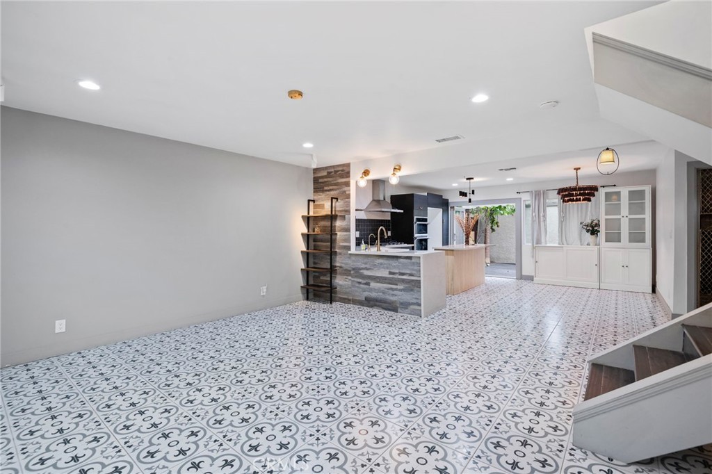 Living area - 15928 Prell Court, Fountain Valley CA 92708 - photo 1